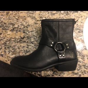 GIRLS FRYE PHILLIP HARNESS ANKLE BOOT